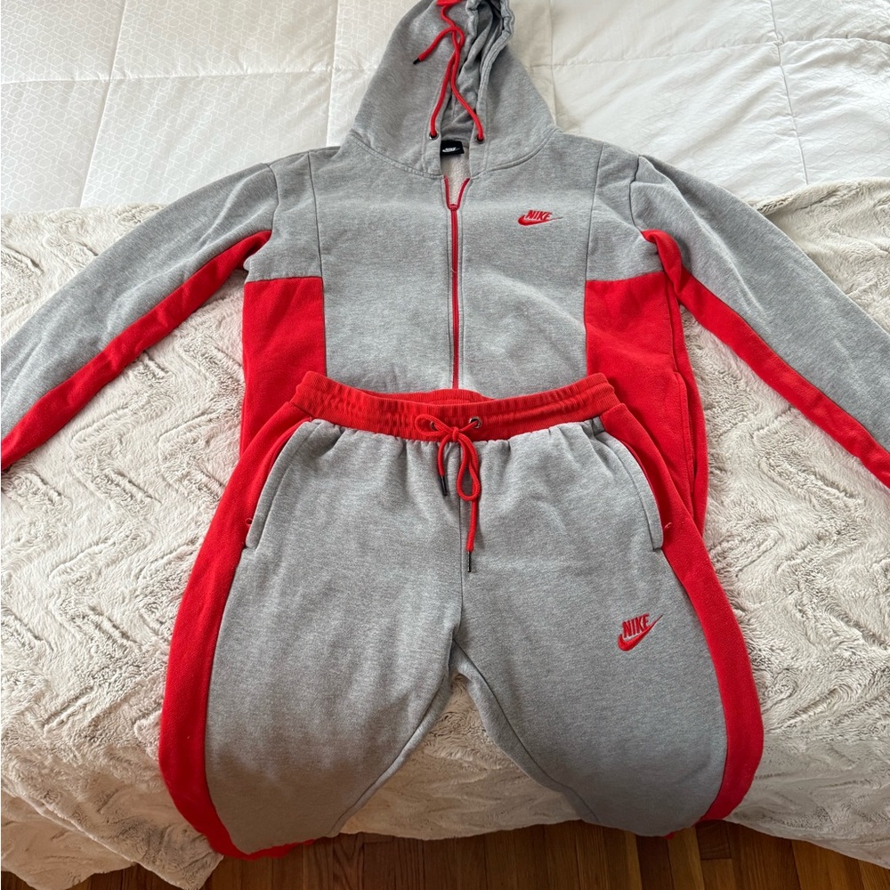Nike Heather Gray Sweatshirt
